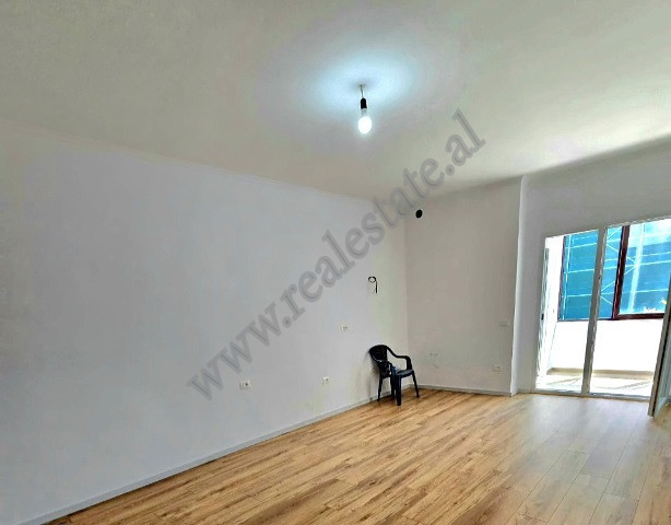 Studio apartment for sale in Riza Cerova street in Tirana.
The studio it is positioned on the fourt